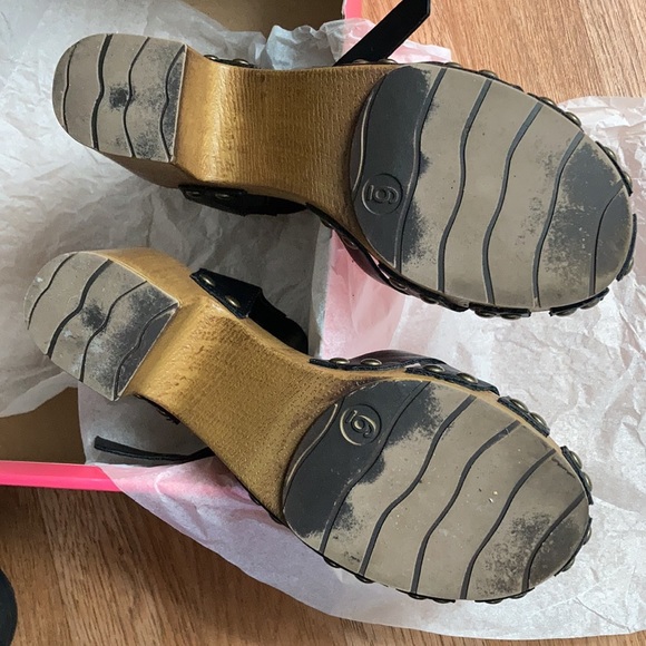 Charlotte Russe Clog Heels - Picture 2 of 4